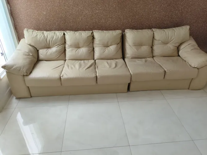 Vendo sofá couro berge