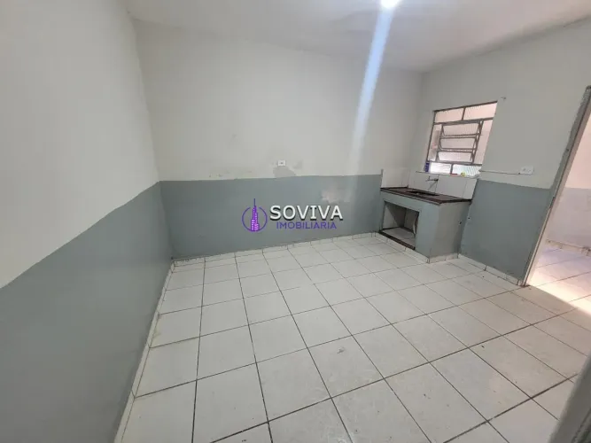 Casa Térrea para Locação em São Paulo, Jardim Grimaldi, 1 dormitório, 1 banheiro