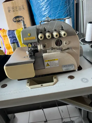 Máquina o overloque industrial