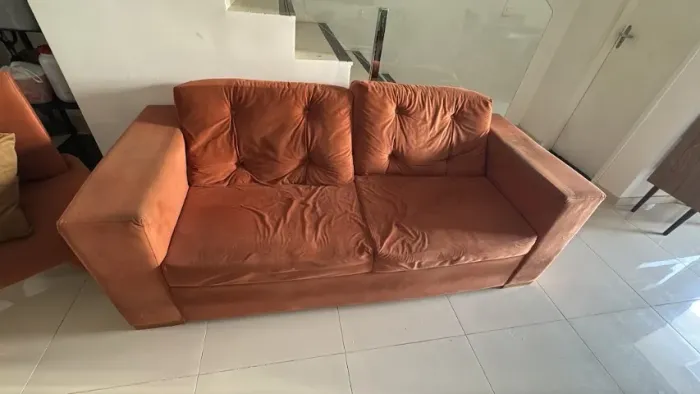 sofá + 02 cadeiras