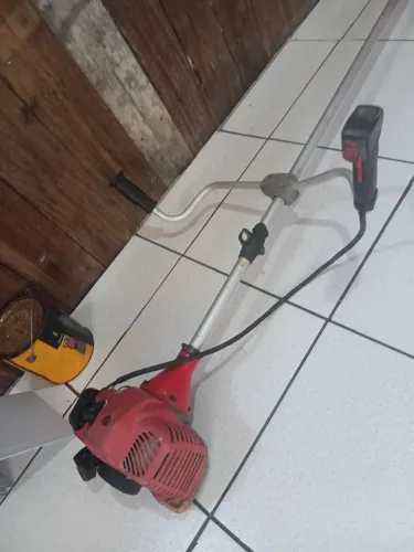 Vendo uma roçadeira