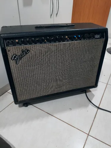 Amplificador fender ultimate Chorus USA 