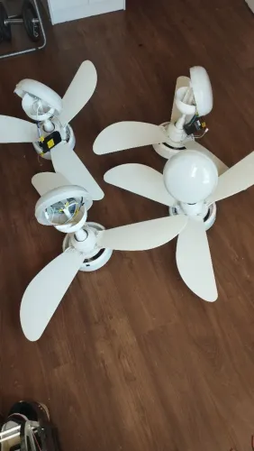 Conjunto de 4 ventiladores de teto com bocal para duas lâmpadas e controle remoto