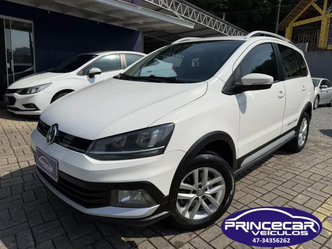 Volkswagen Spacecross 1.6 MI Total Flex 16V 2015