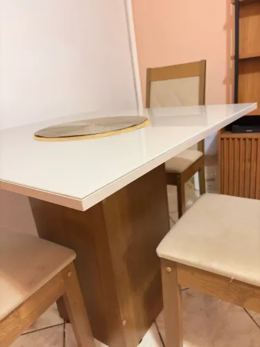 Mesa de jantar 4 lugares - Nova!