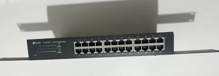 Switch 24 Portas TP-Link Gigabit 10/100/1000 Mbps Rack/Desk - TL-SG1016D