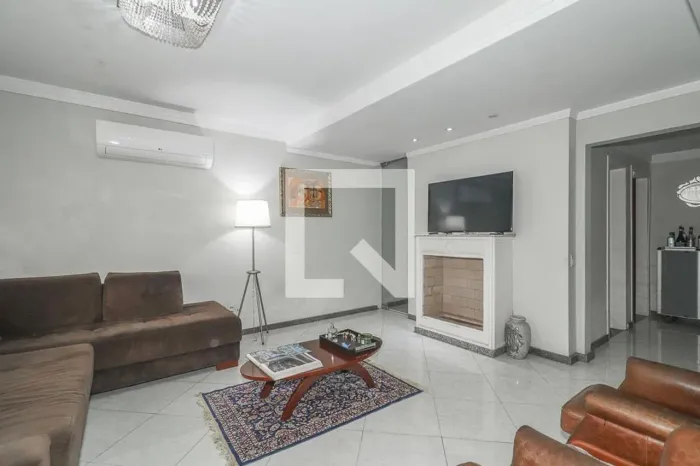 Casa à Venda - São Sebastião, 3 Quartos, 240 m2