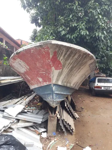 Casco de lancha todo fibra de vidro
