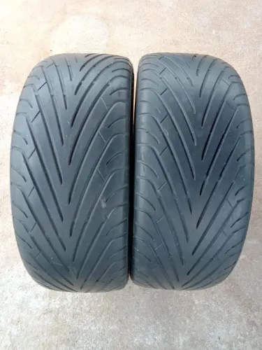 Par de pneus perfil 225/35 aro 20