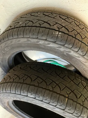 Vendo 2 Pneus Pirelli Scorpion HT 225/60 R18