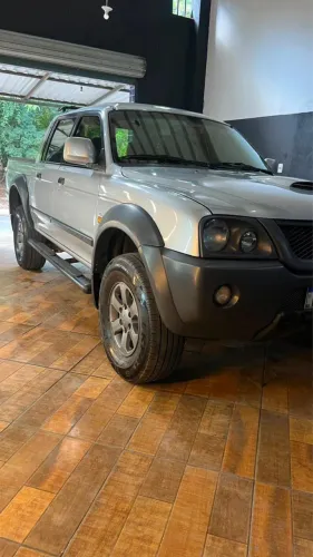 Mitsubishi L200 Outdoor HPE 2.5 4X4 CD T.dies. Mec. 2012
