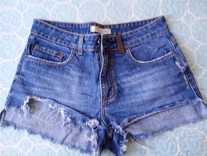 Short jeans