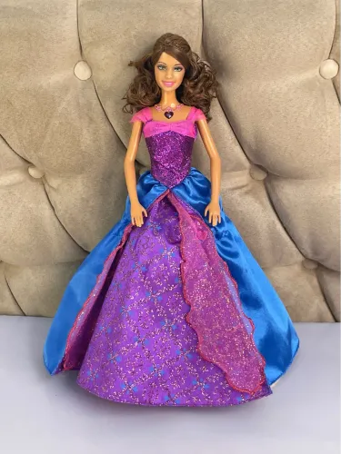Boneca Alexa Barbie Castelo de Diamantes