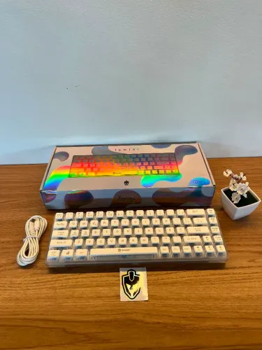 Teclado gamer lumini switch blue rgb 68%