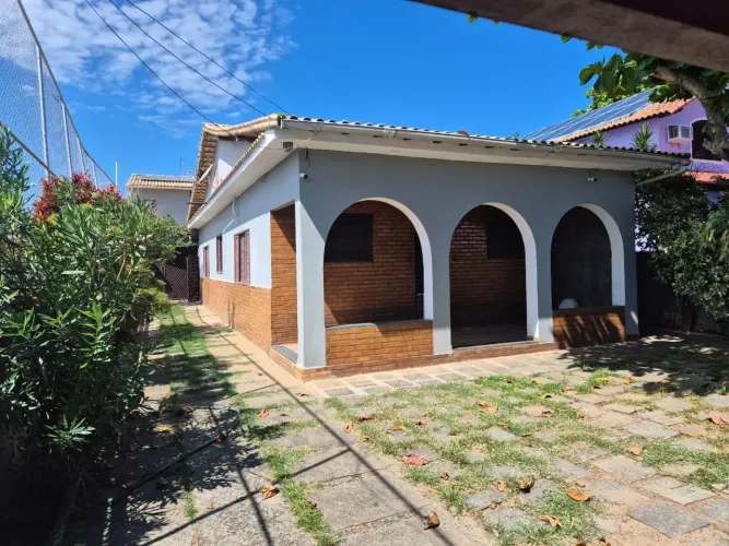 Linda casa com suítes em Zacarias  - Maricá/RJ