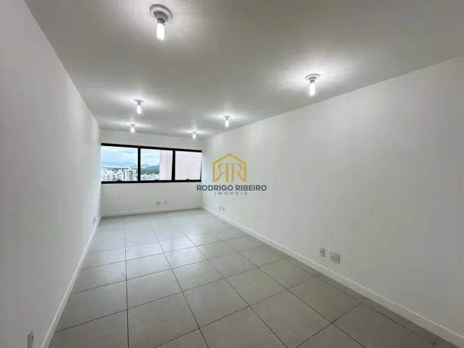 Sala Comercial de 28m² na Trindade