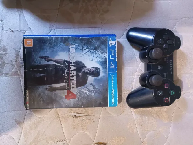 Controle ps3 e jogo ps4