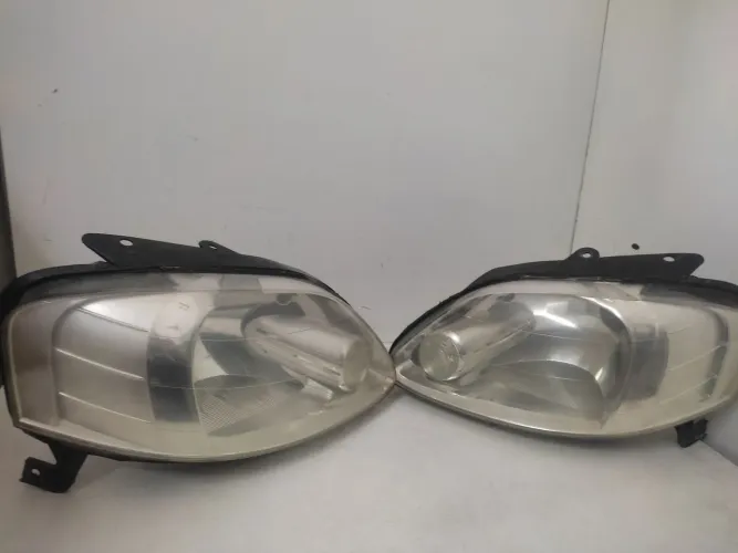 Par farol VW Fox usado original 