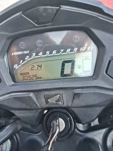 MOTO MUITO NOVA E CONCERVADA (SO PARA VENDA)