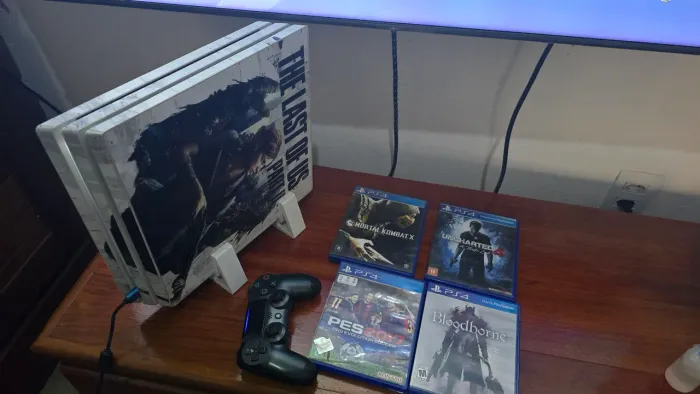 Ps4 pro Branco personalizado-1Tb,funcionando perfeitamente