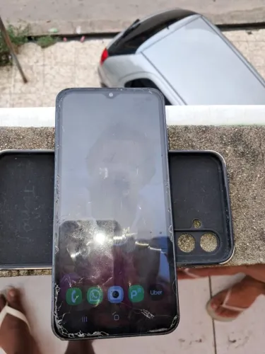 Vendo celular 16 A da Samsung 