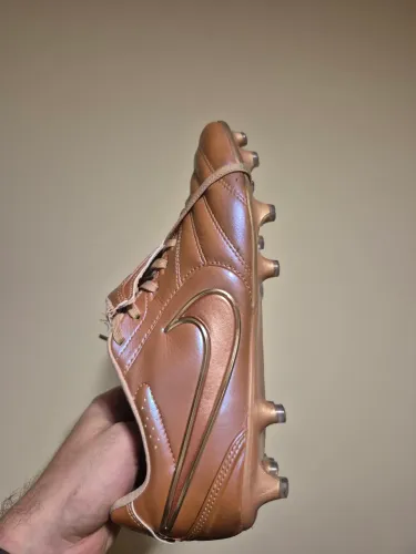 Chuteira Campo Nike Tiempo Ligera Pro LE 40