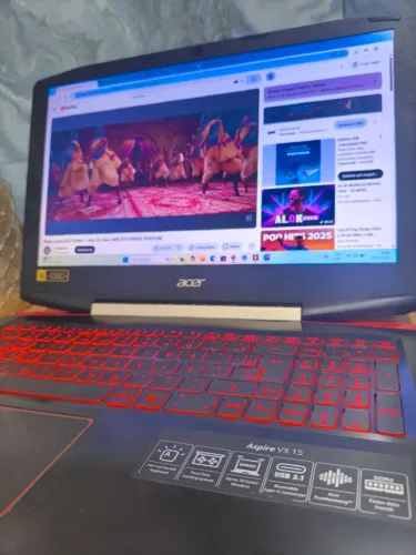 Notebook gamer 12 GB de ram placa GTX 1050 bateria viciada funciona perfeitamente bem nov 