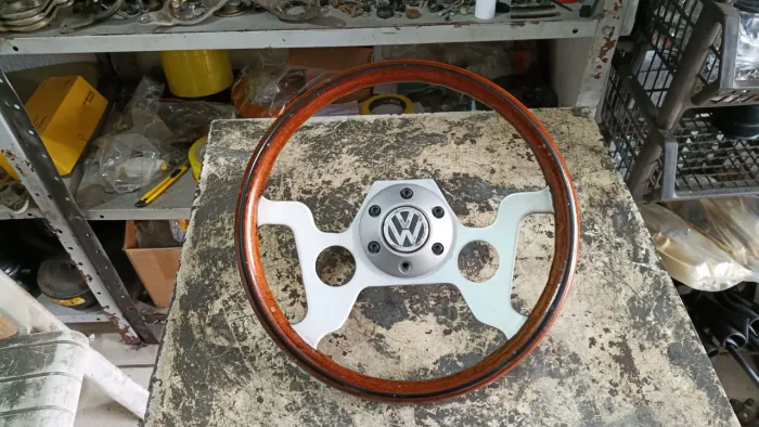 VOLANTE DE MADEIRA PARA FUSCA BRASÍLIA VARIANT TL ZÉ DO CAIXÃO BUG BAJA PUMA 