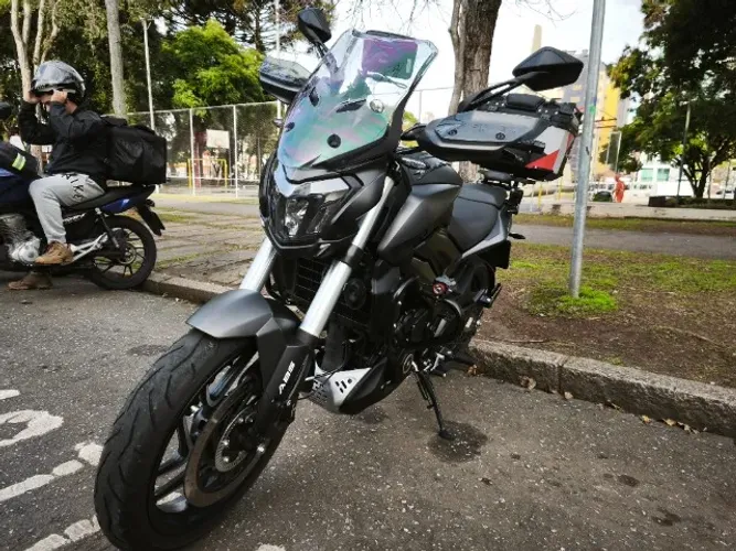 Bajaj Dominar 400 2025 | 3.336 km | Garantia até 09/2027 | Revisões em dia