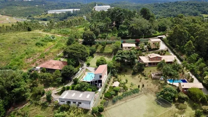 Fazenda à venda com 5 dormitórios/quartos no bairro Chácara Recreio Lagoa dos Patos