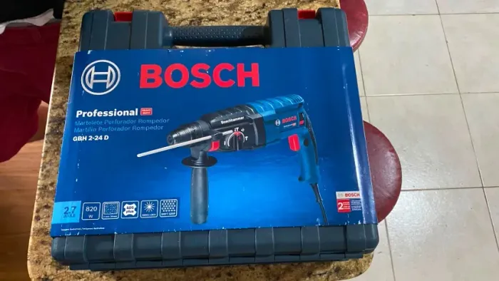 Bosch Martelete Perfurador GBH 2-24 D 820W 220V com maleta