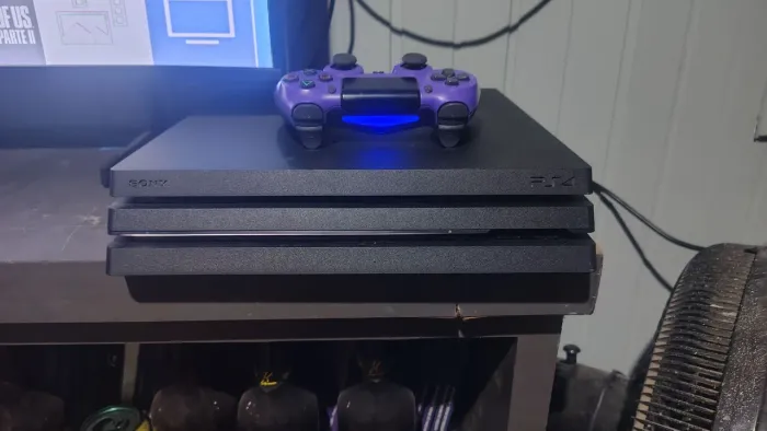 PLAYSTATION 4 PRO 1 TB