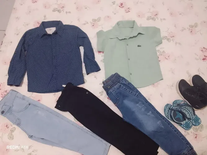 Vendo este lote de roupas de menino 2 anos veste 3