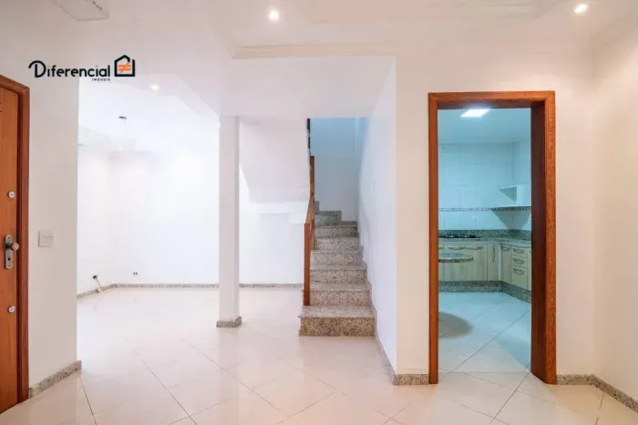 Sobrado com 3 dormitórios à venda, 110 m² por R$ 820.000 - Novo Mundo - Curitiba/PR