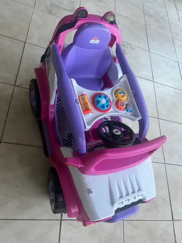 Carrinho infantil pouco uso