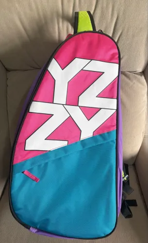 Vendo raqueteira Izzy - Beach Tennis - semi nova
