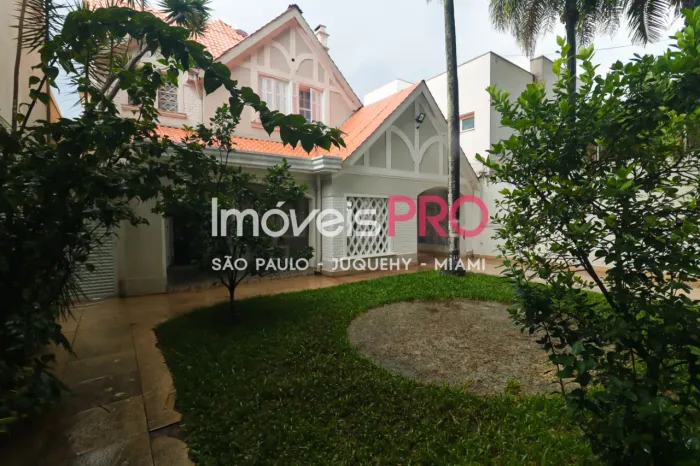 Casa estilo normanda a venda ou locação ao lado do Parque Ibirapuera com mais de 350m² 10