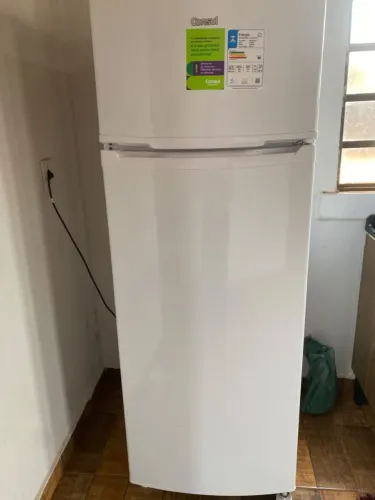 Geladeira, balcão com pia e tanquinho semi novos usado por apenas 2 meses