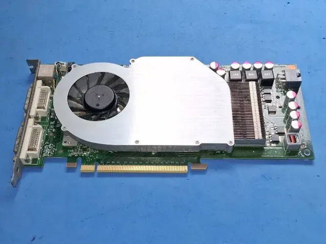 Placa de vídeo Nvidia Geforce GTS 240 1Gb 256bits p361