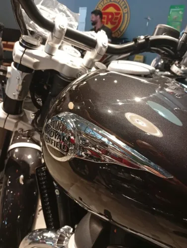 ROYAL ENFIEL SUPER METEOR 650