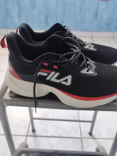 Tênis fila original Tam: 40
