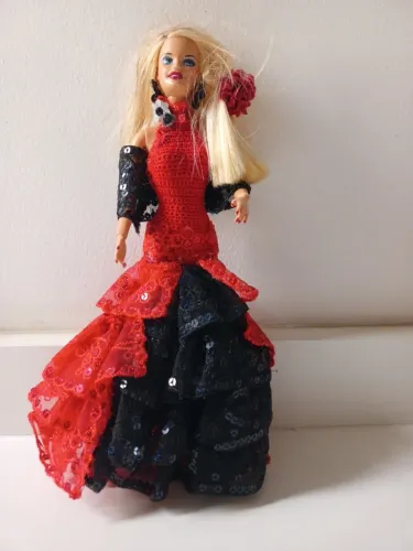 Barbie Festas - Vestido Vermelho com detalhes - Artesanal