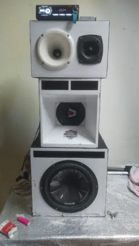 Som De Mala, No Precinho?