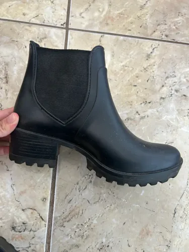 Bota Chelsea Colcci Cano Baixo Tratorada Preta