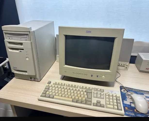 IBM 300 GL computador antigo