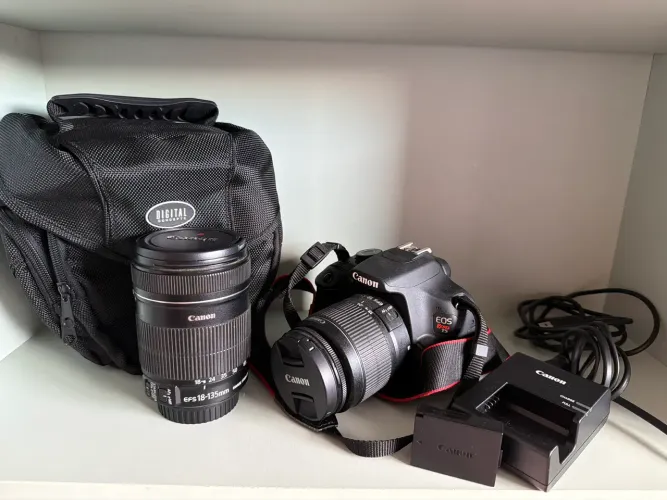Canon T5 Rebel + lentes (18 - 55mm e 18 - 135 mm)