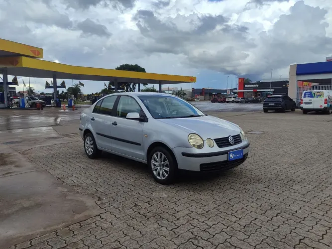 Volkswagen Polo Sedan 1.6 MI Total Flex 8V 4P 2005
