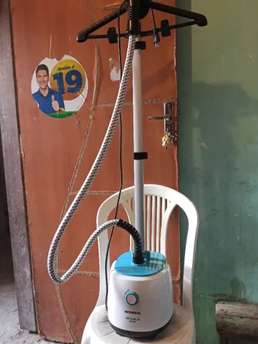Vendo um ferro a vapor
