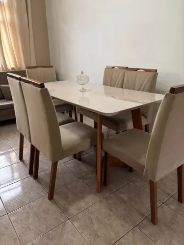 Conjunto Sala de Jantar com Mesa e 6 Cadeiras