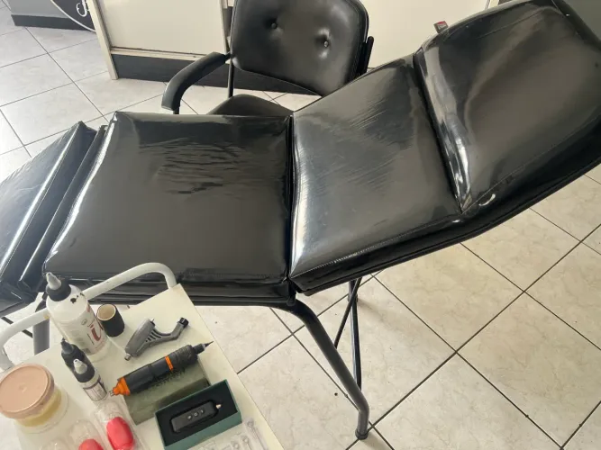 ? KIT COMPLETO DE TATUAGEM 2MAQUINA+ MACA + CADEIRA (PRONTO PRA TRABALHAR)